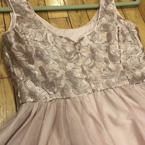 AIDAN MATTOX sequence bodice/Toole dress in blush pink. Size 2 - Picture 12 of 14